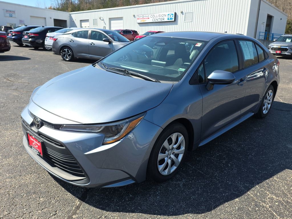 Used 2024 Toyota Corolla LE image 4