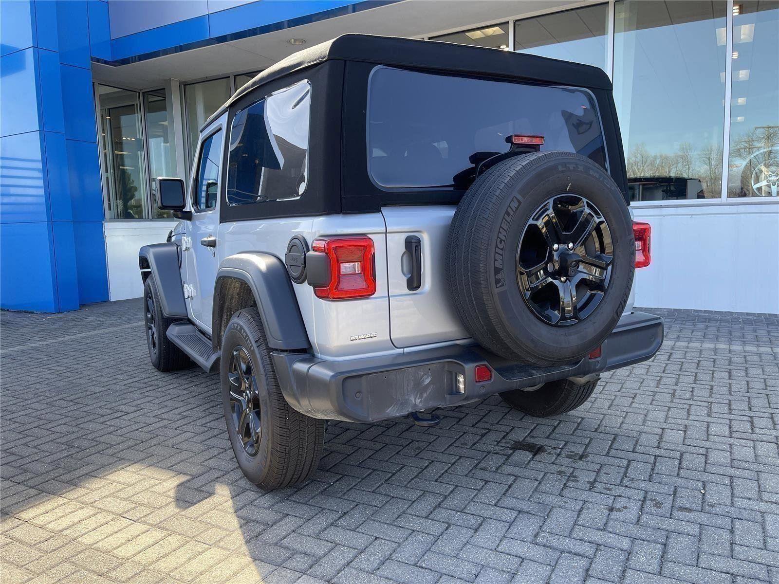 Used 2023 Jeep Wrangler Sport AWD/4WD image 3