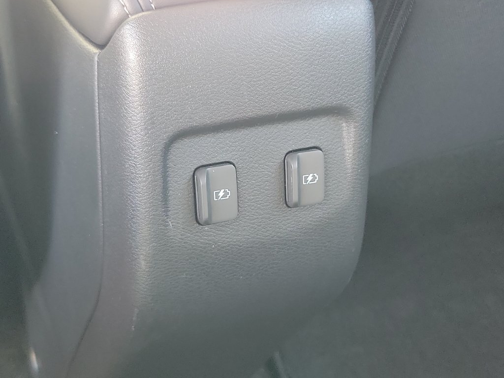 Used 2024 Nissan Kicks SV FWD image 27