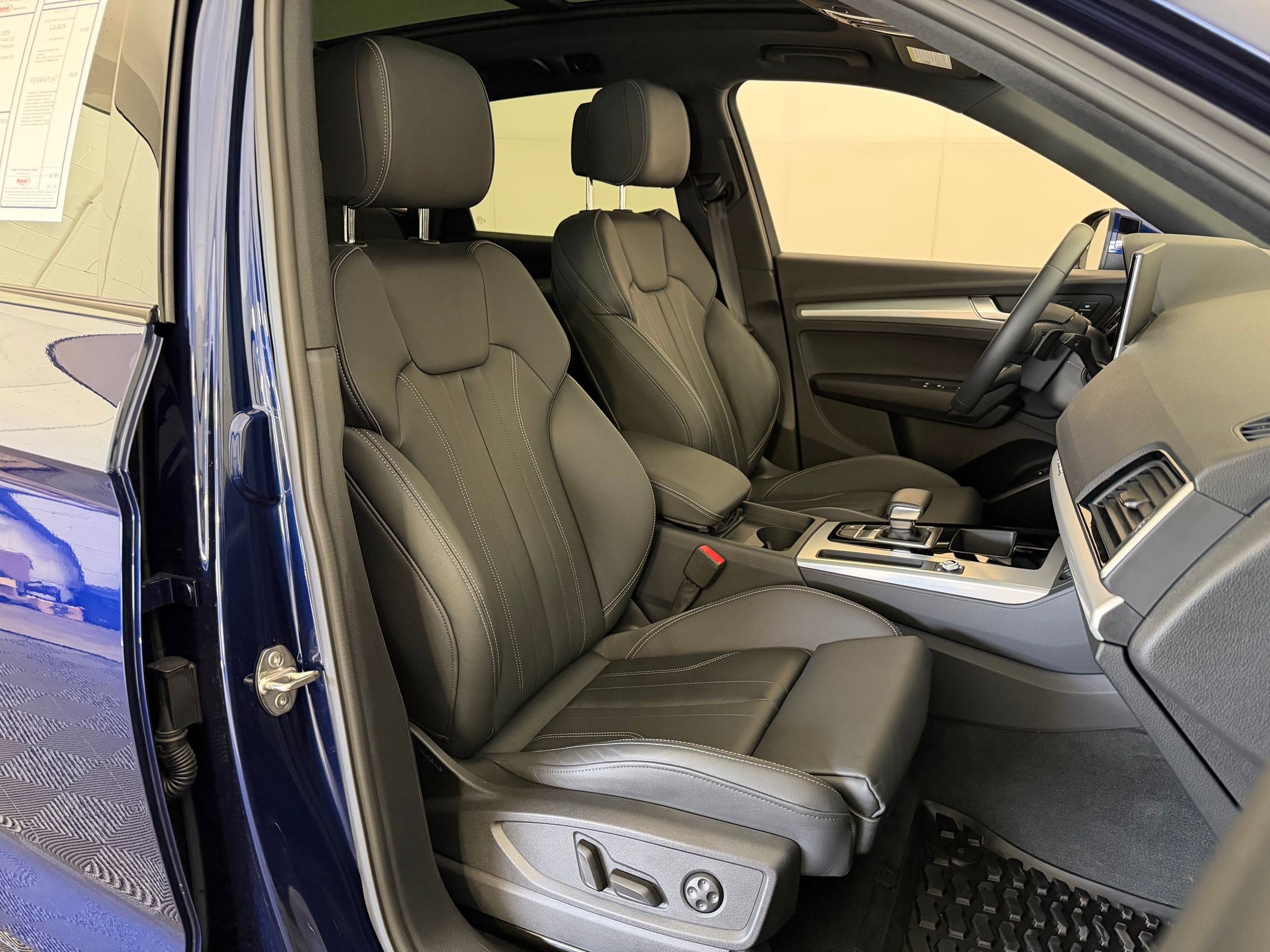 Certified 2025 Audi Q5 2.0T Premium w/ Convenience Plus Package image 31