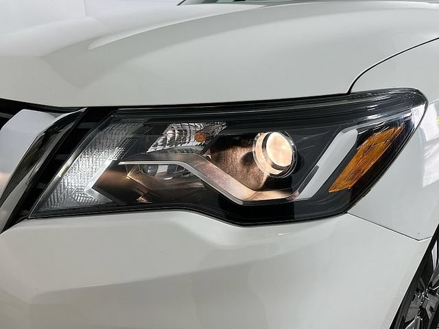 Used 2018 Nissan Pathfinder SV AWD/4WD image 31