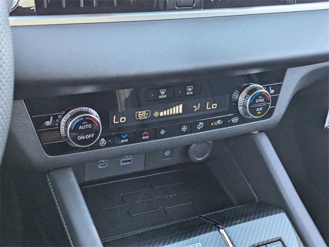 New 2025 Mitsubishi Outlander SEL image 15