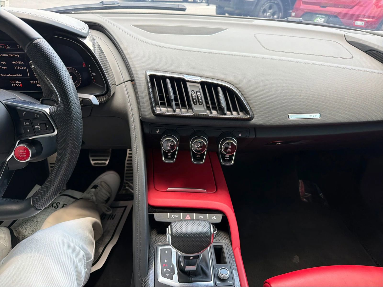 Used 2021 Audi R8 V10 w/ Premium Package RWD image 14