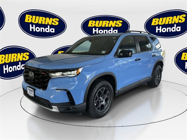 Certified 2025 Honda Pilot TrailSport image 1