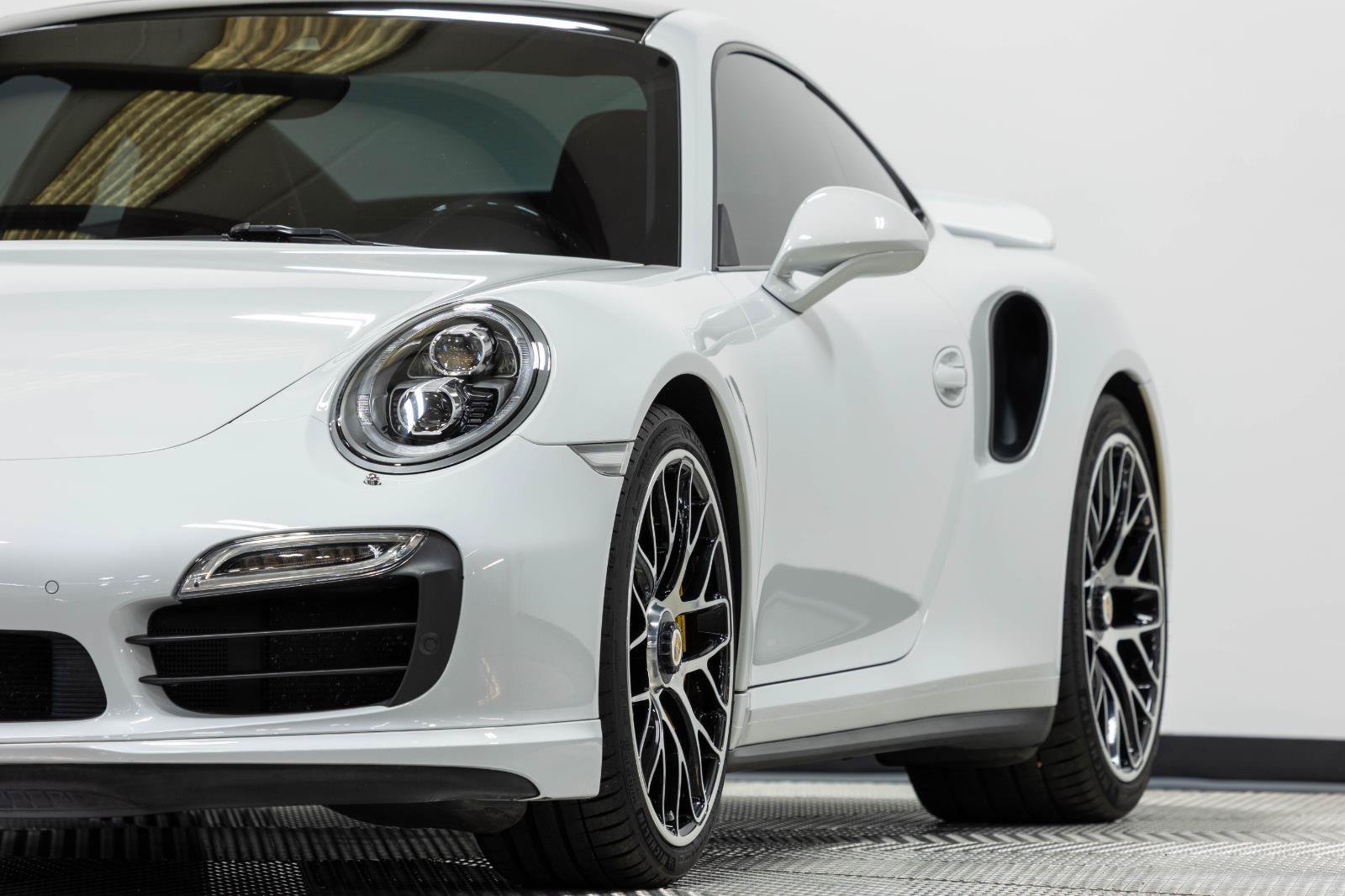 Used 2015 Porsche 911 Turbo S AWD/4WD image 8