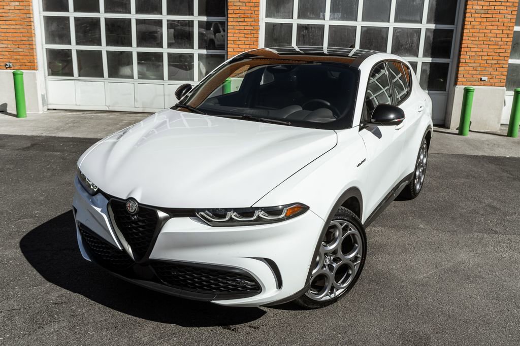 Used 2024 Alfa Romeo Tonale Veloce image 2
