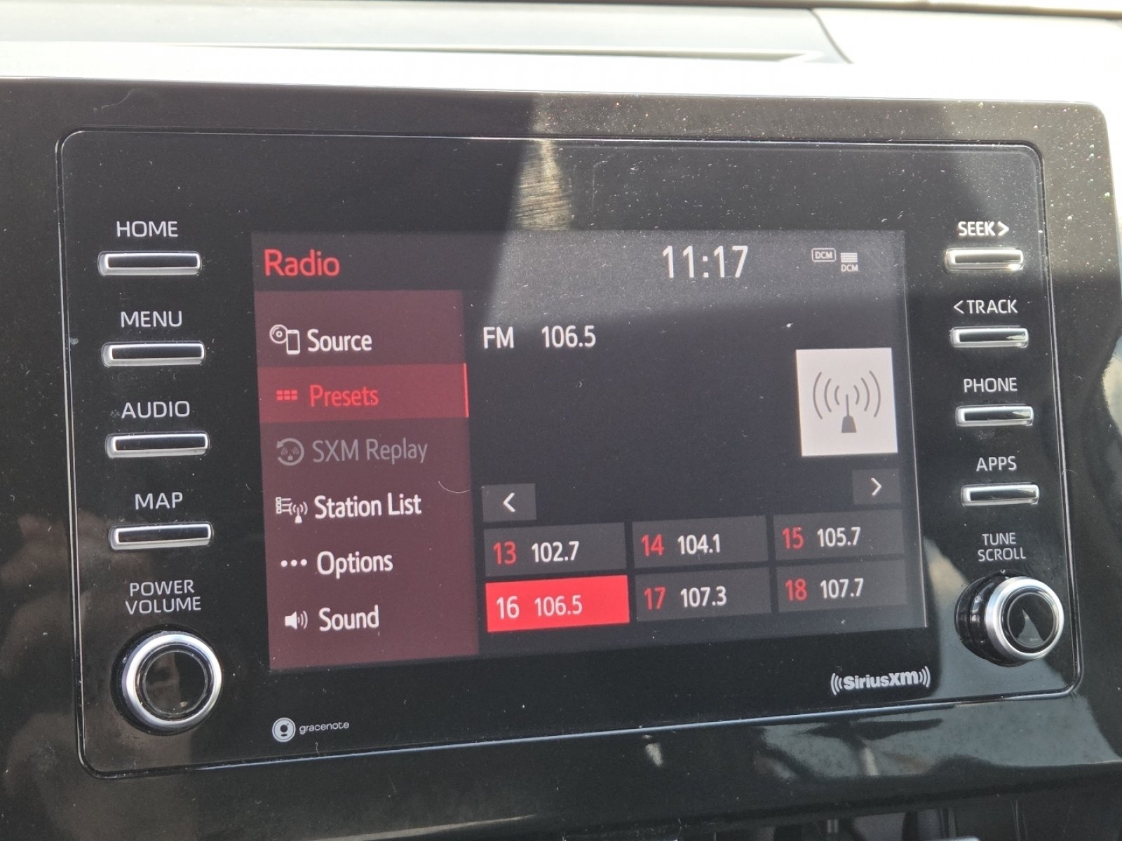 Used 2021 Toyota Camry SE FWD image 29