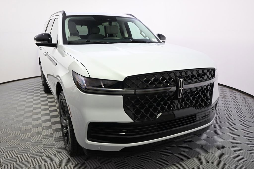New 2026 Lincoln Navigator Reserve w/ Jet Appearance Package AWD/4WD image 9