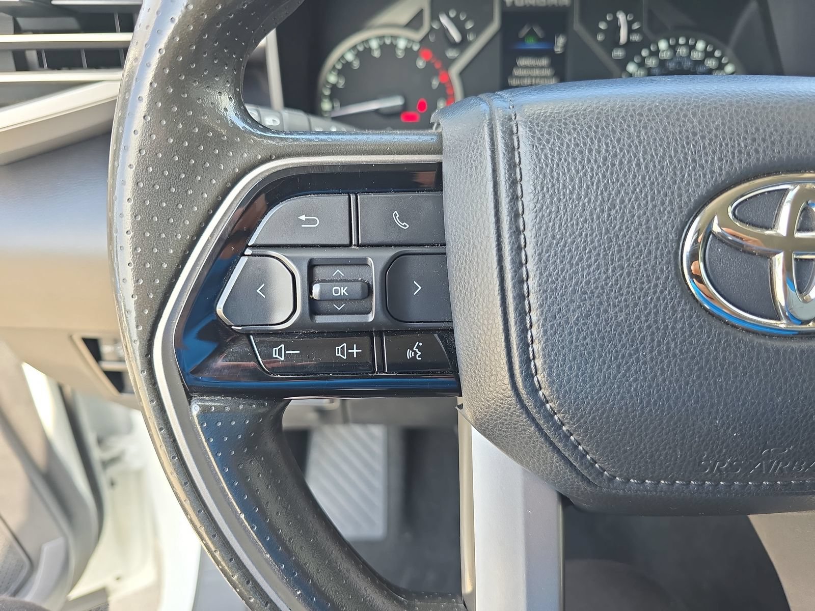 Used 2022 Toyota Tundra SR5 w/ Convenience Package RWD image 16