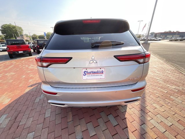 Used 2025 Mitsubishi Outlander SE AWD/4WD image 30