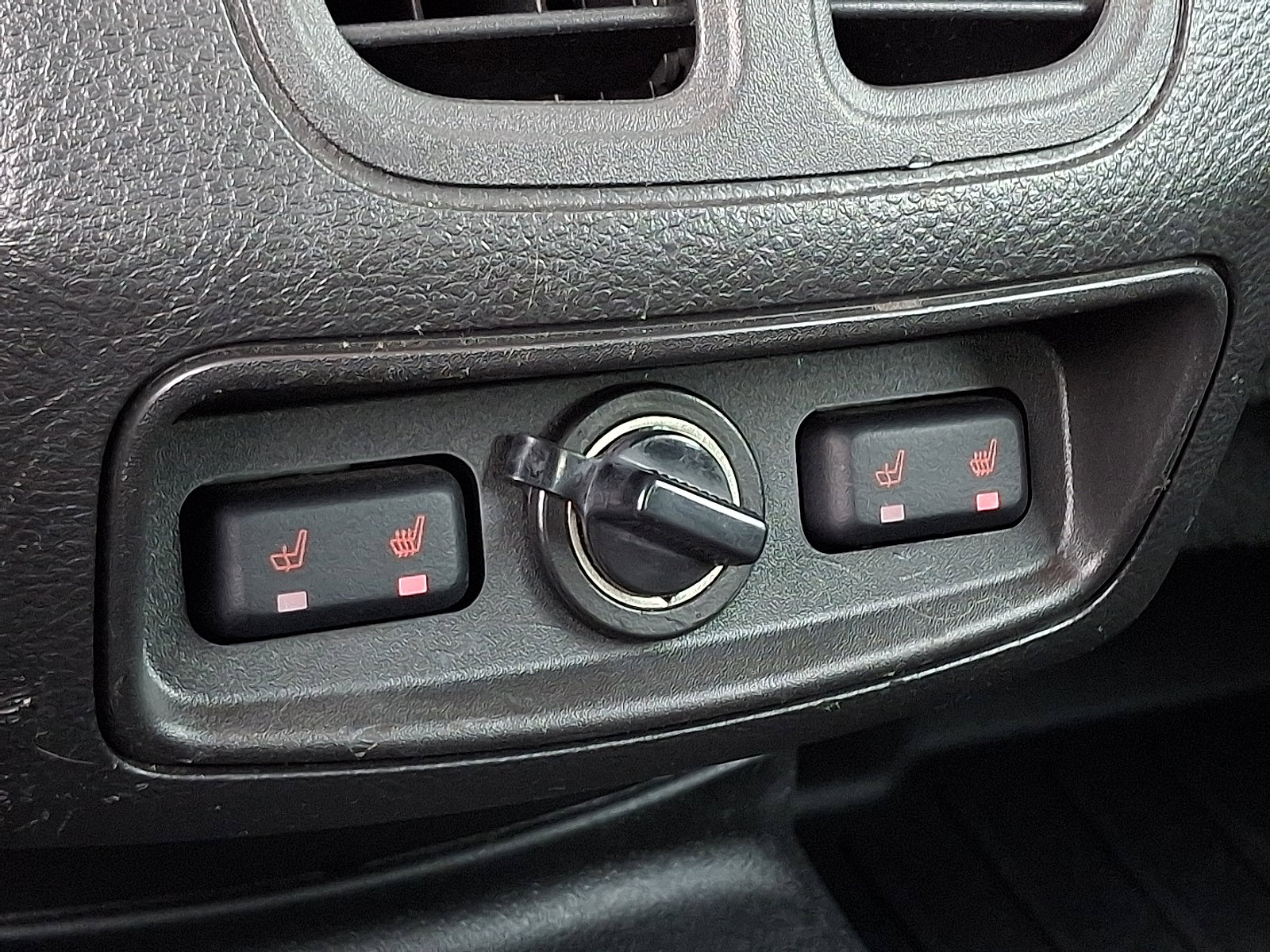 Used 2018 Ford Taurus Limited image 11