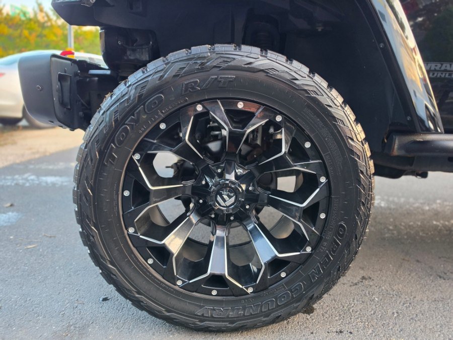 Used 2016 Jeep Wrangler Unlimited Rubicon AWD/4WD image 12