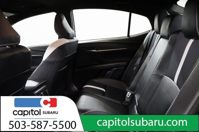 Used 2025 Toyota Camry SE image 30