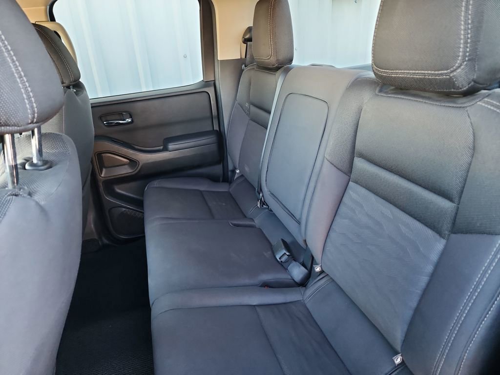 Used 2023 Nissan Frontier SV image 37