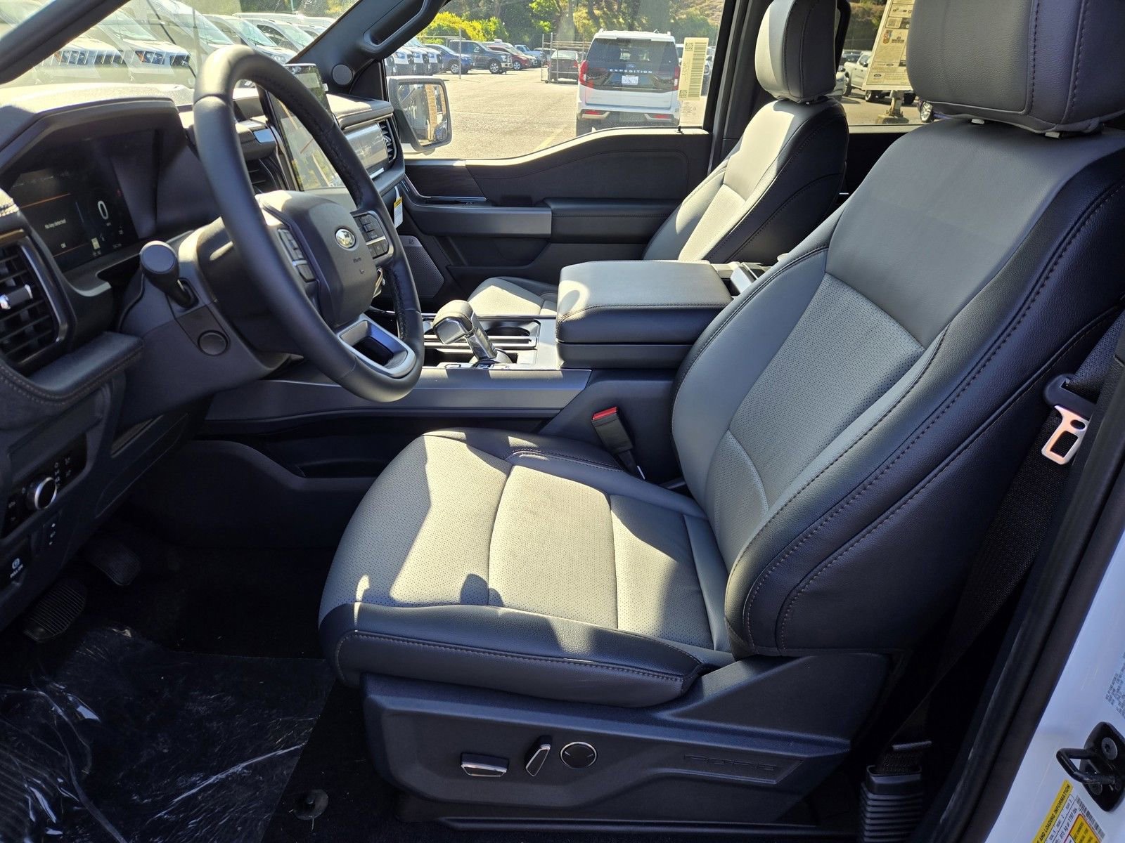 Used 2025 Ford F150 Lightning Lariat AWD/4WD image 9