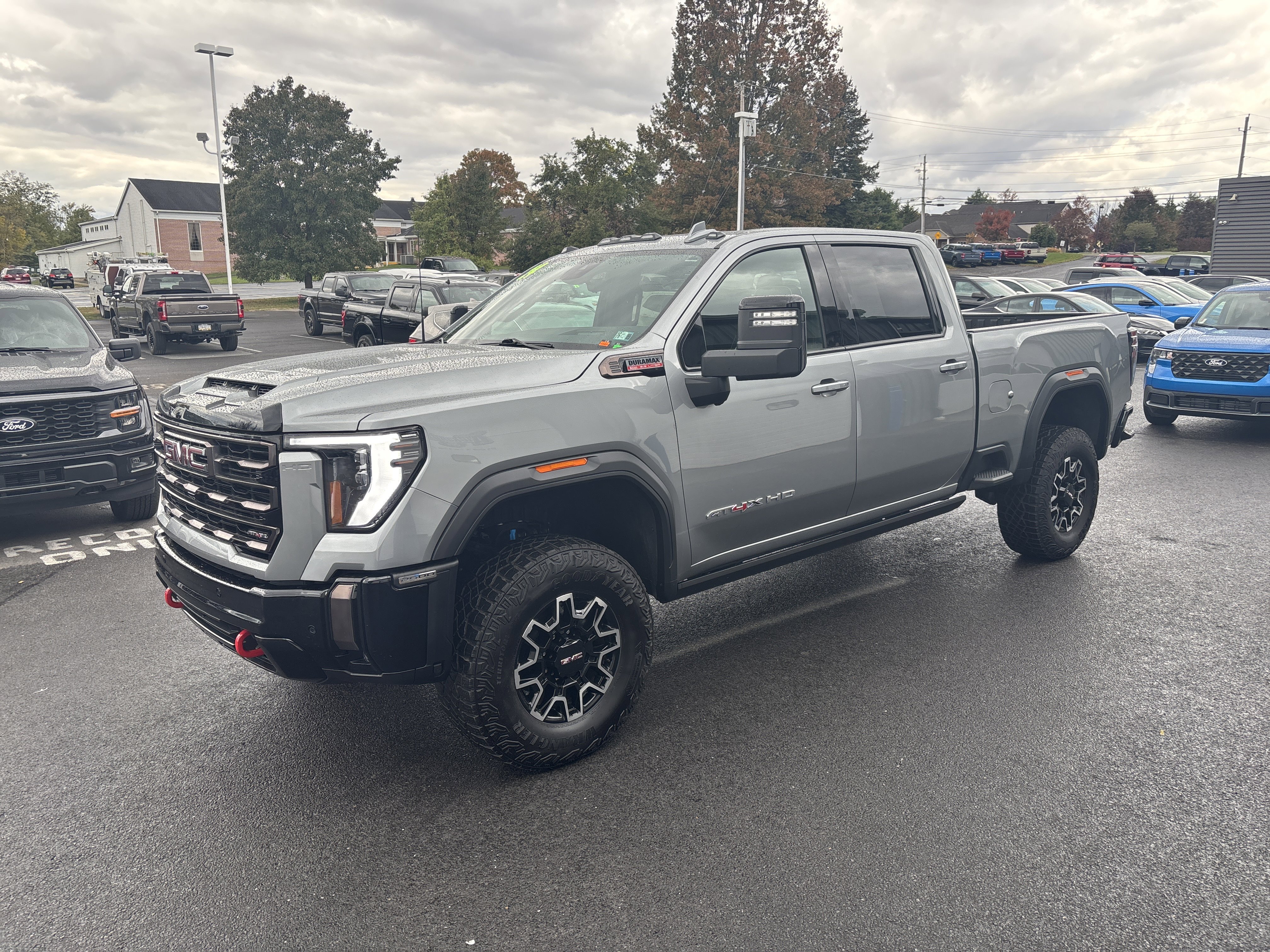 Used 2024 GMC Sierra 2500 AT4X image 8