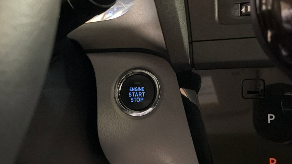 Used 2020 Toyota Sienna XLE image 29