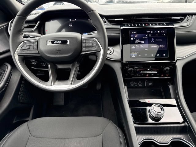 Used 2025 Jeep Grand Cherokee L Laredo w/ Luxury Tech Group I AWD/4WD image 24