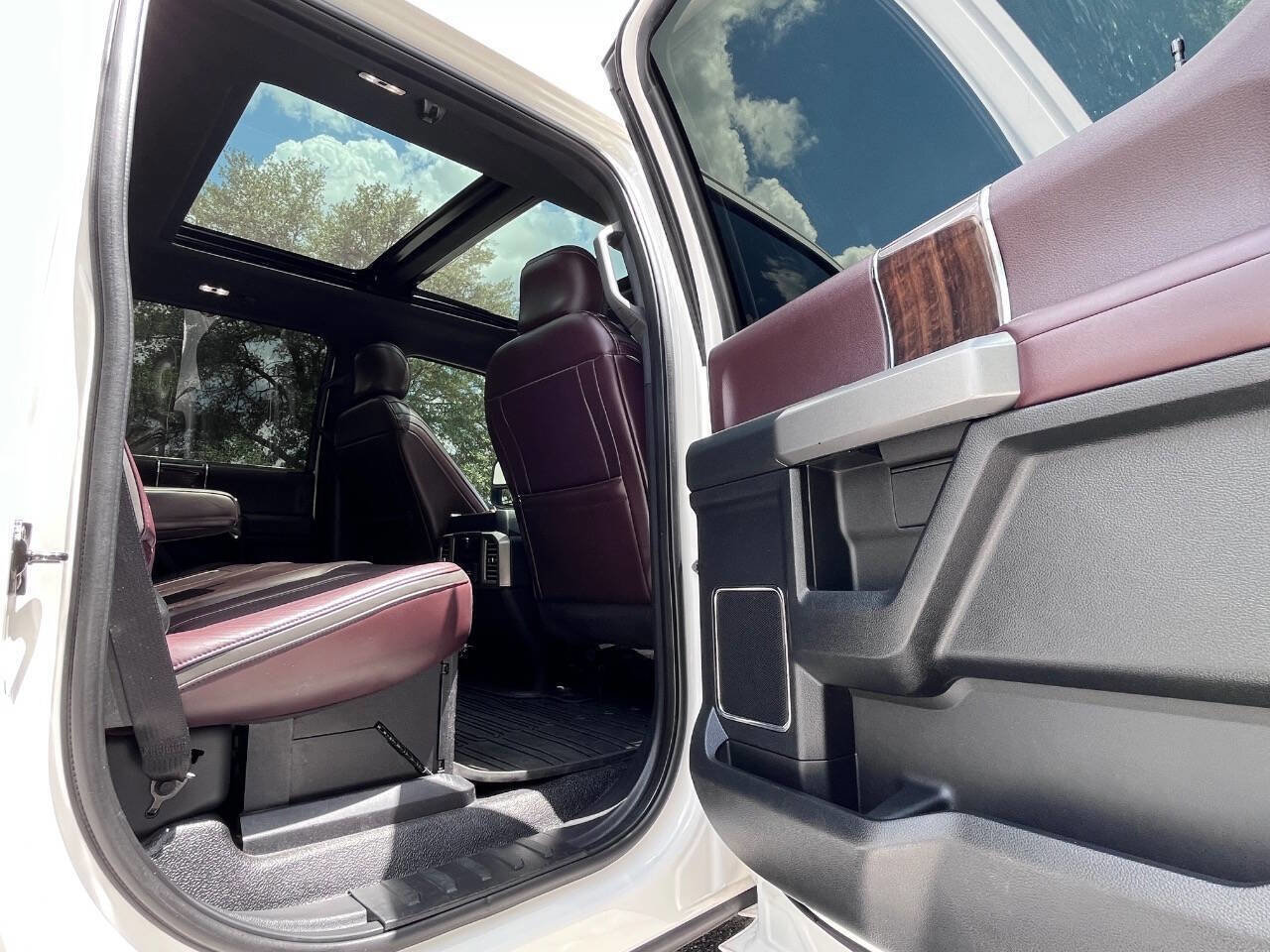 Used 2017 Ford F250 Platinum w/ Platinum Ultimate Package AWD/4WD image 31