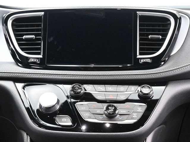 New 2025 Chrysler Pacifica Limited FWD image 26
