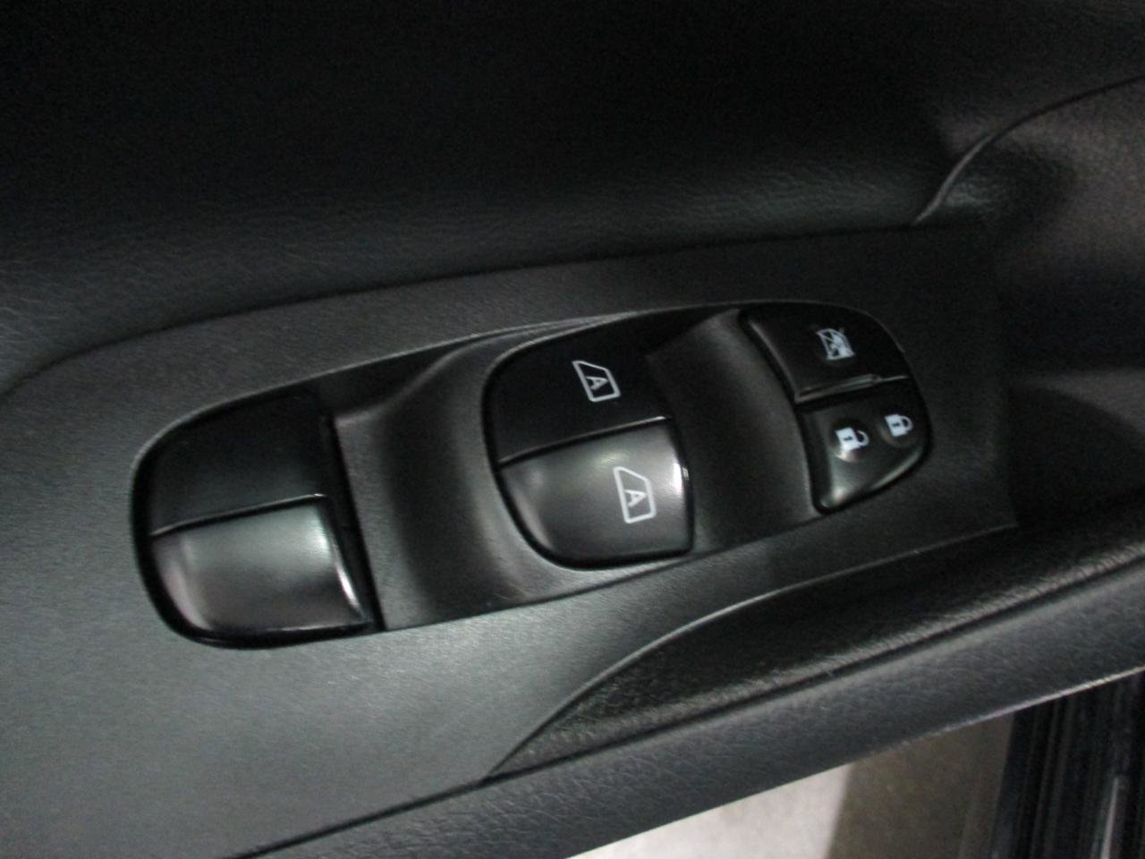 Used 2015 Nissan Altima 2.5 SL w/ Technology Package FWD image 16