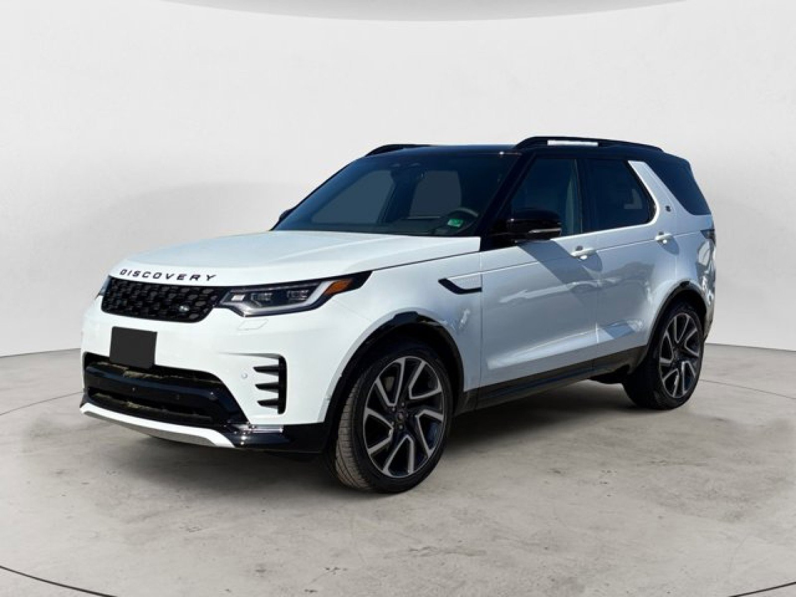New 2025 Land Rover Discovery Dynamic SE image 1