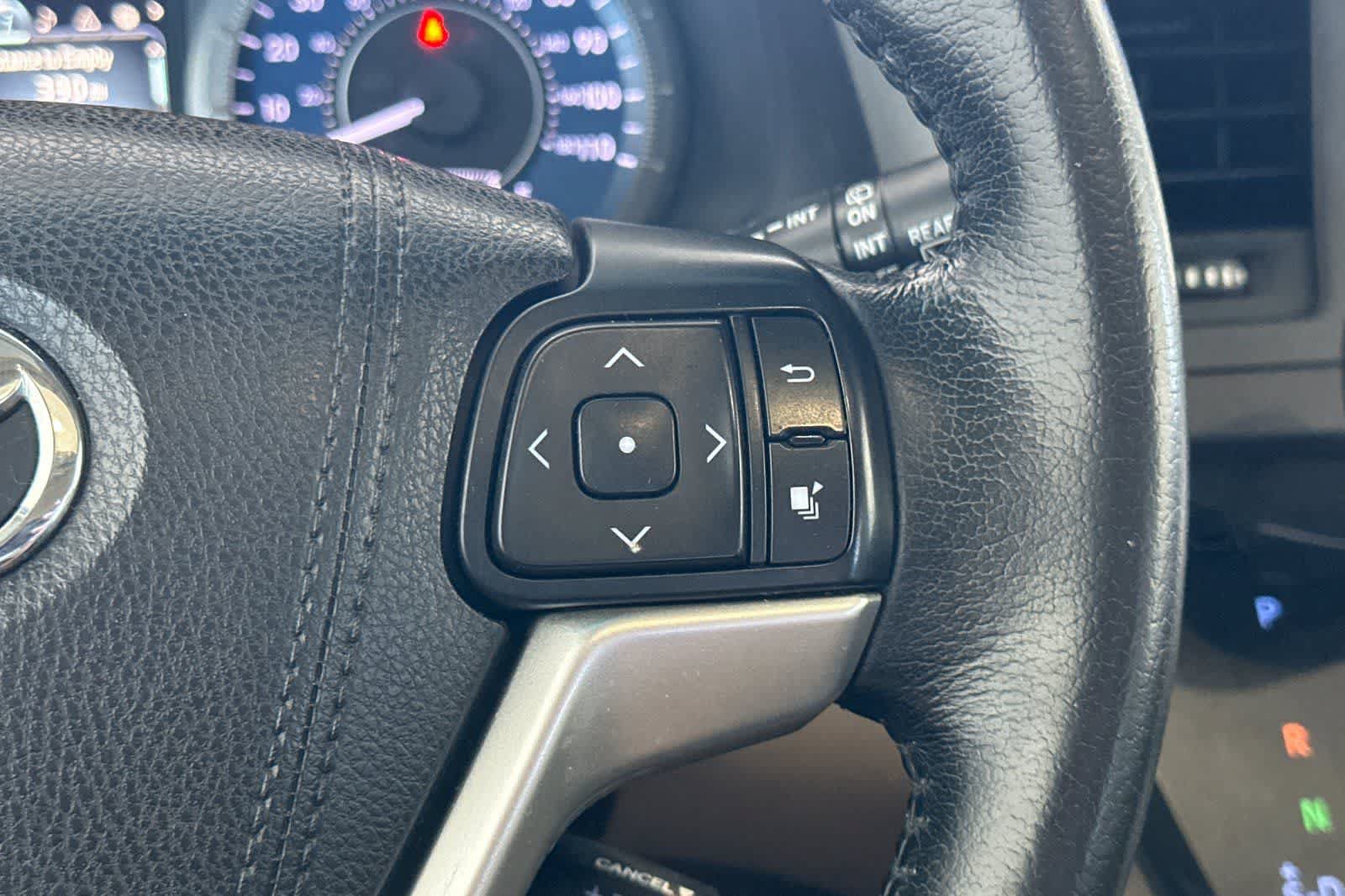 Used 2015 Toyota Sienna XLE FWD image 27