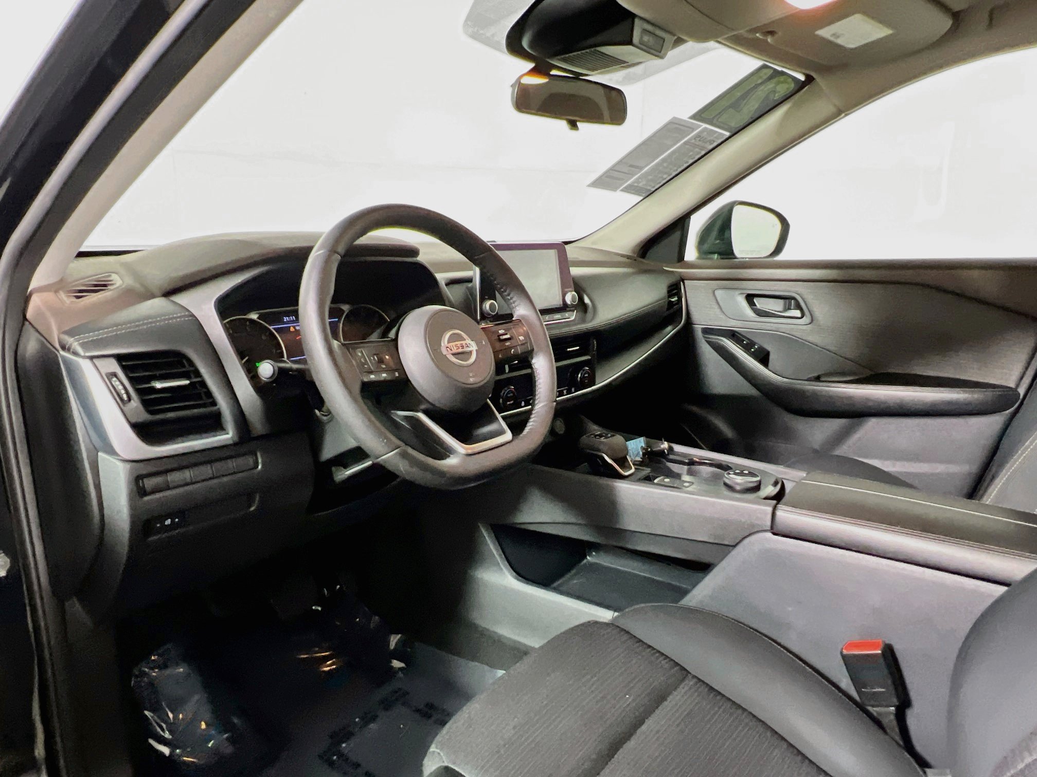 Used 2021 Nissan Rogue S AWD/4WD image 30
