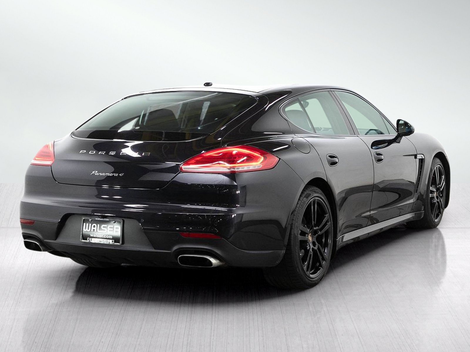 Used 2014 Porsche Panamera 4 w/ Bose Audio Package AWD/4WD image 6
