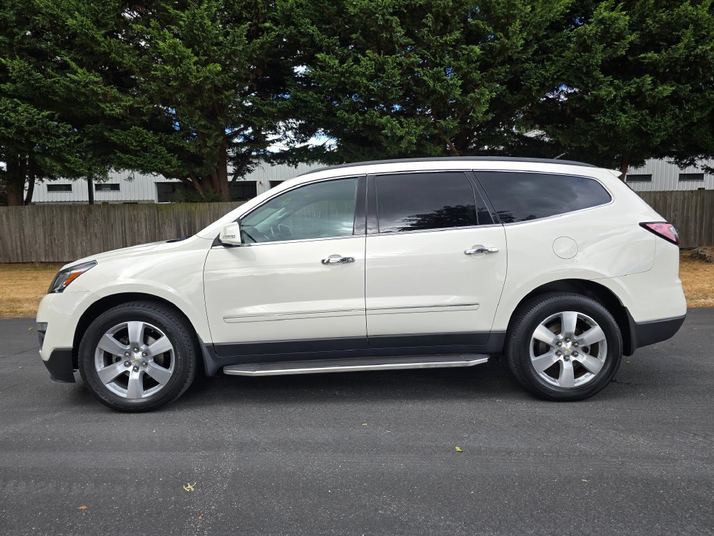 Used 2015 Chevrolet Traverse LTZ AWD/4WD image 3