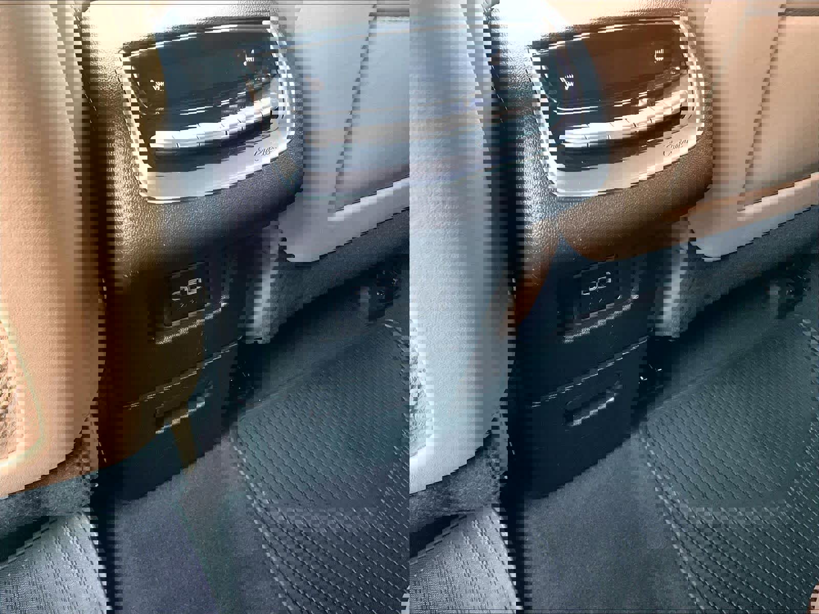 Used 2023 Cadillac XT6 Premium Luxury w/ Platinum Package image 29