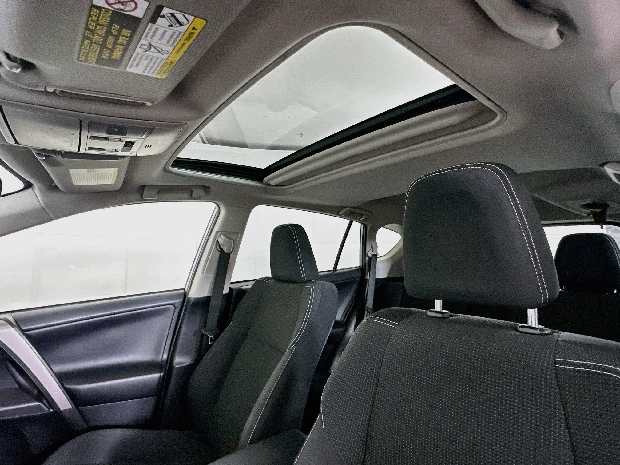 Used 2018 Toyota RAV4 XLE w/ All Weather Liner Package FWD image 24