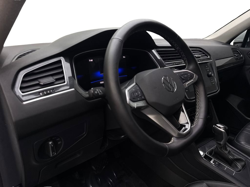 Used 2024 Volkswagen Tiguan SE FWD image 54
