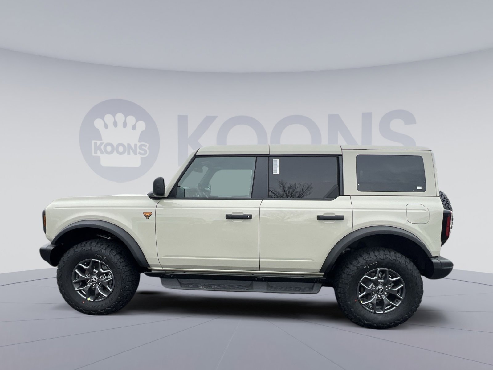 New 2025 Ford Bronco Badlands image 2