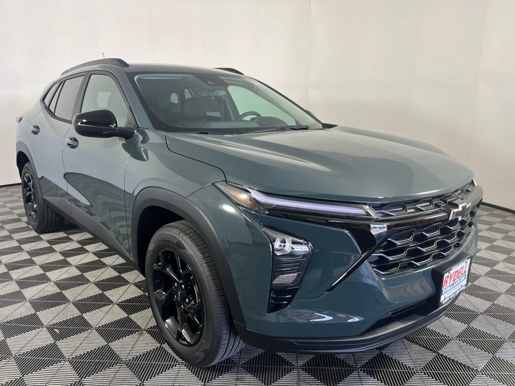New 2026 Chevrolet Trax LT w/ Driver Confidence Package FWD image 3