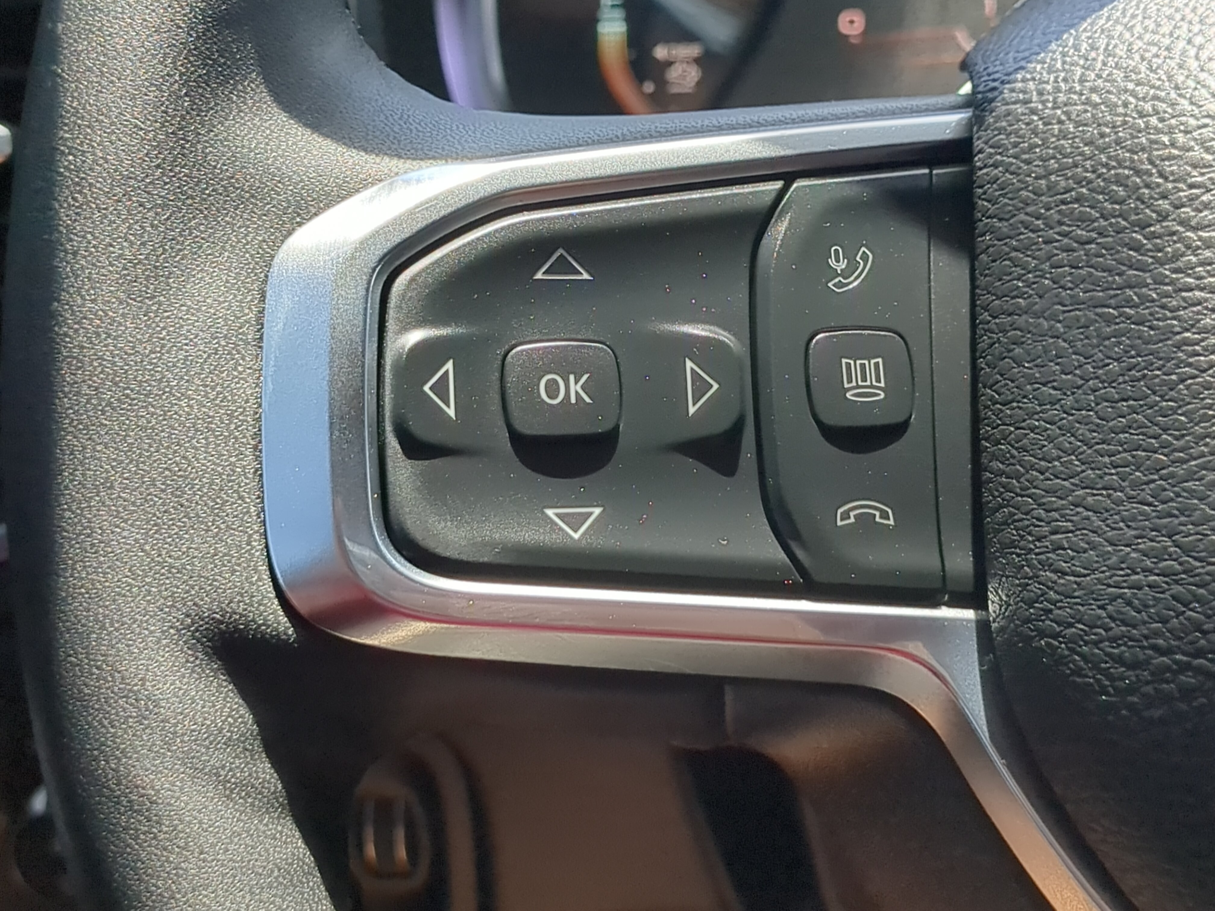 Certified 2025 RAM 3500 Laramie w/ Night Edition AWD/4WD image 24