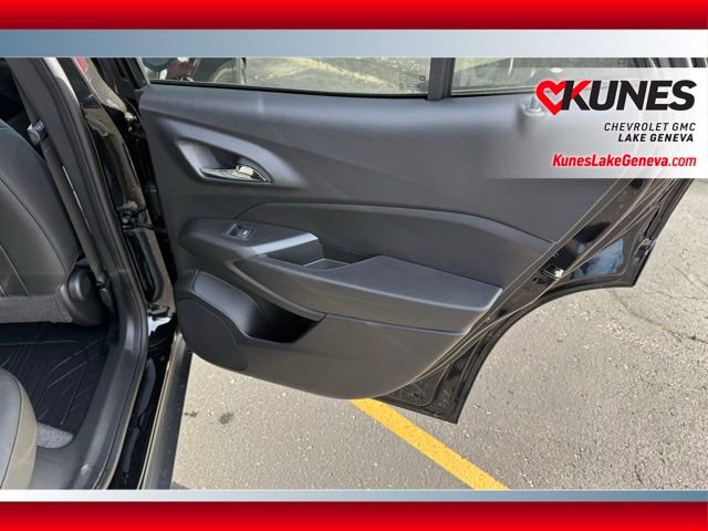 New 2026 Chevrolet Trax LT w/ Driver Confidence Package image 18