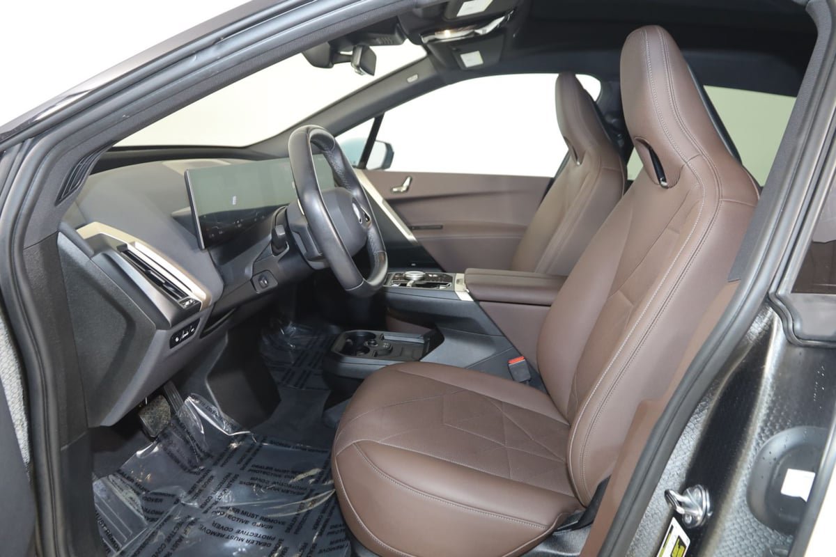 Used 2024 BMW iX xDrive50 w/ Convenience Package AWD/4WD image 12