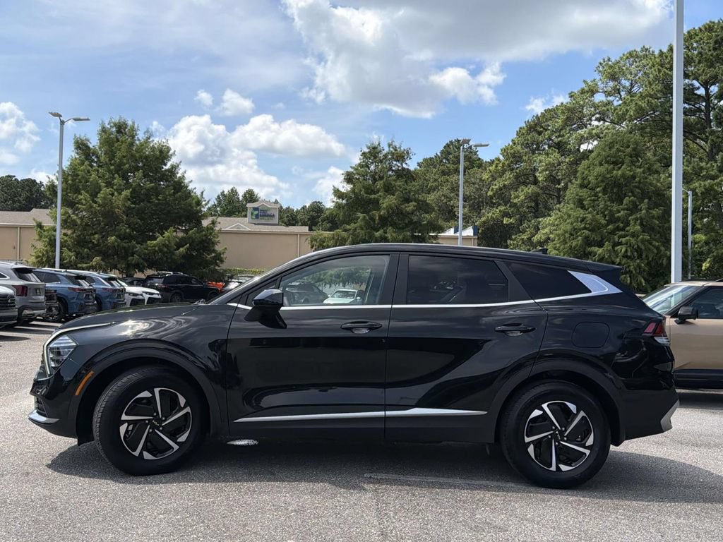 Used 2025 Kia Sportage LX FWD image 33