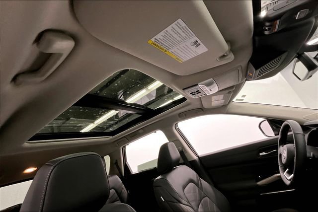 New 2025 Nissan Pathfinder Platinum w/ Lighting Package (N93) image 37