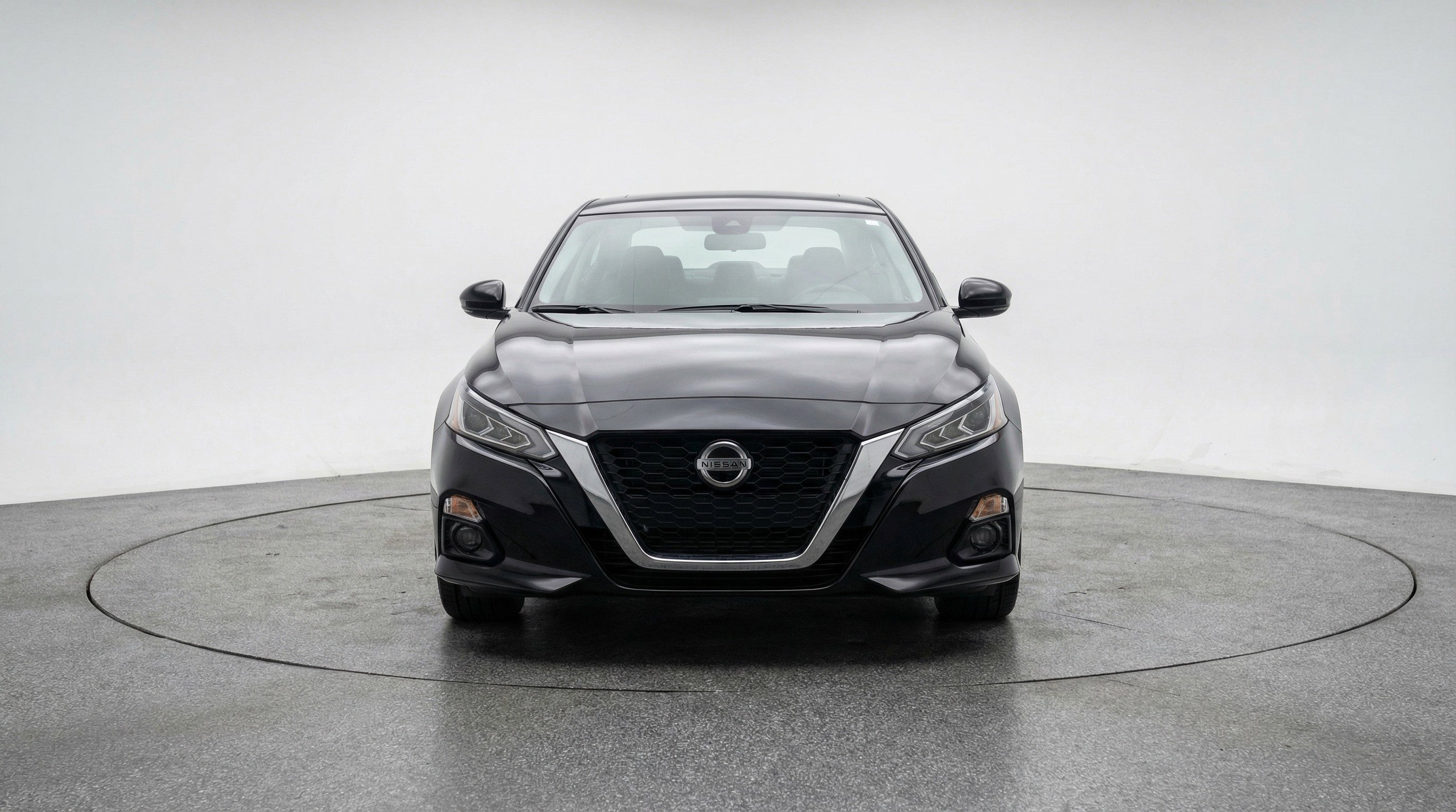 Used 2025 Nissan Altima 2.5 SV image 2
