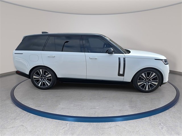 Used 2023 Land Rover Range Rover Long Wheelbase SE image 4