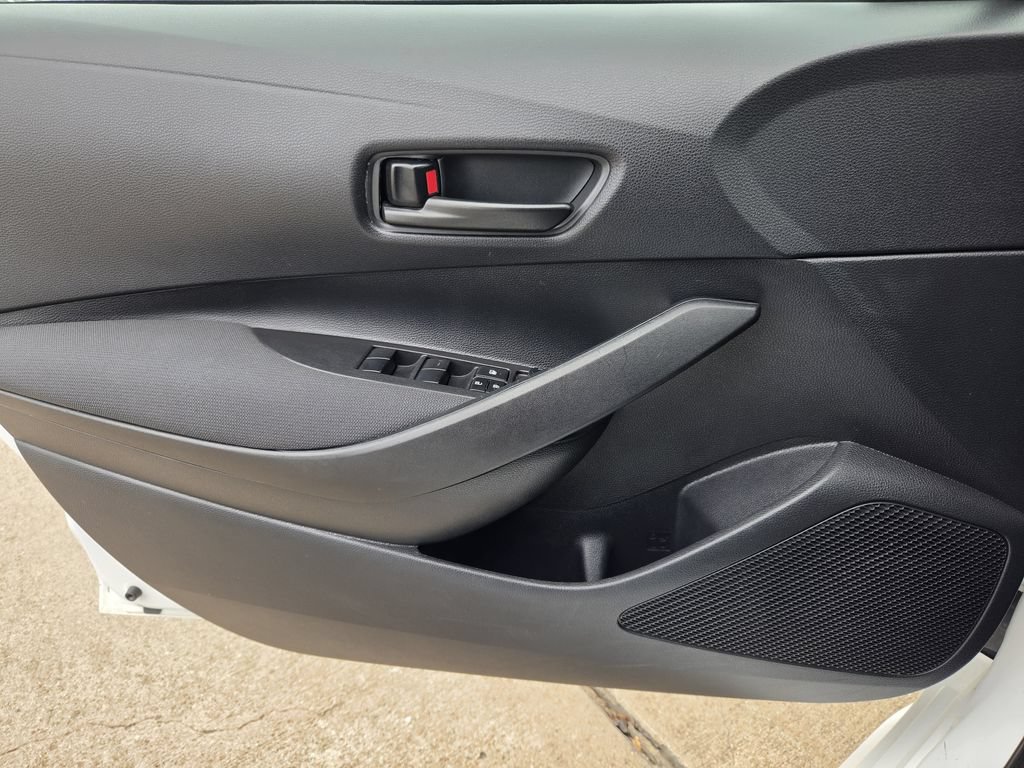 Used 2025 Toyota Corolla LE FWD image 25