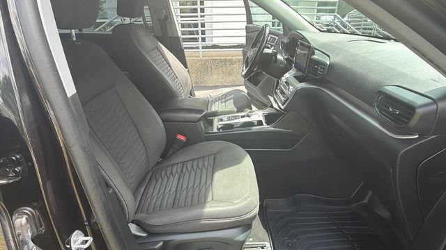 Used 2021 Ford Explorer XLT AWD/4WD image 25