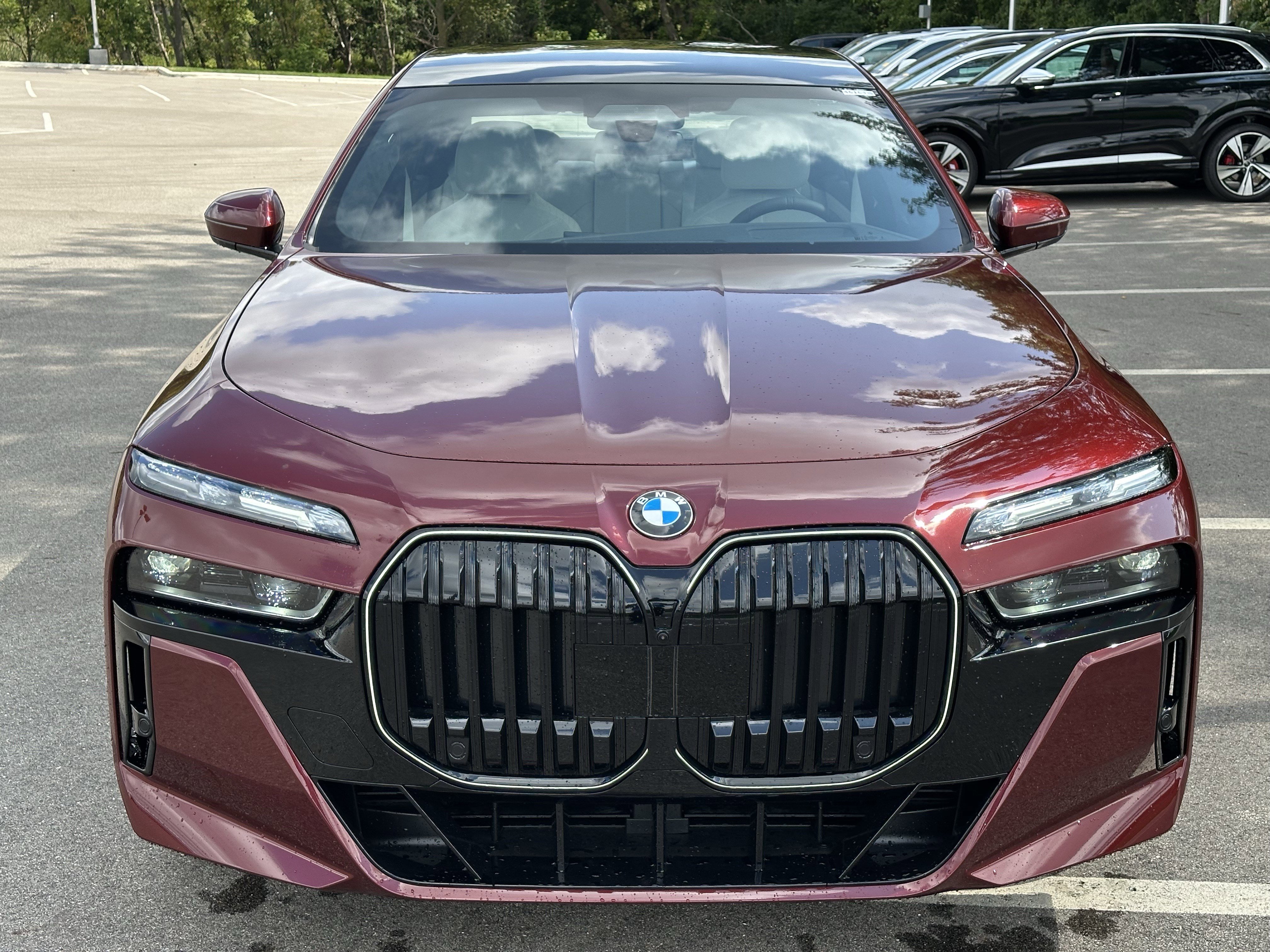 New 2026 BMW 760i xDrive w/ Executive Package video 2