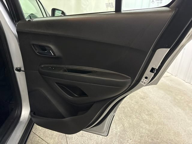 Used 2017 Chevrolet Trax LS FWD image 20