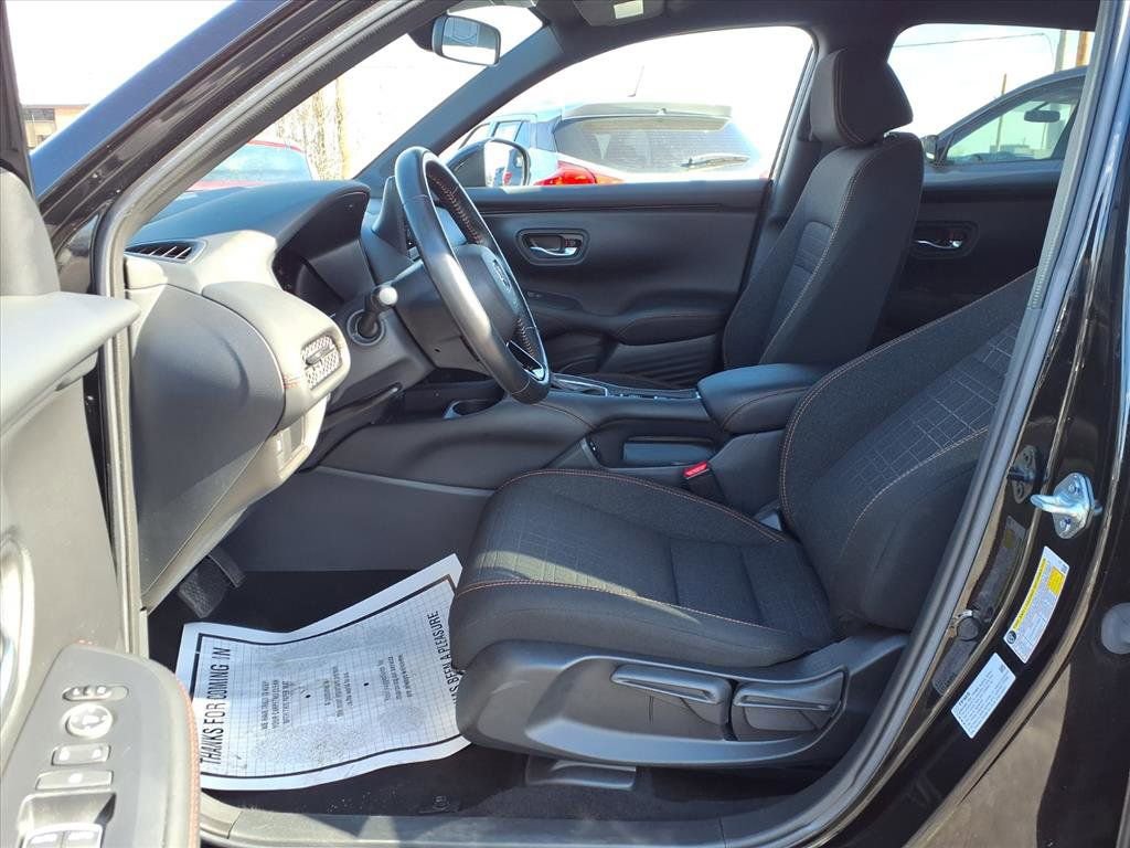 Used 2025 Honda HR-V Sport image 18