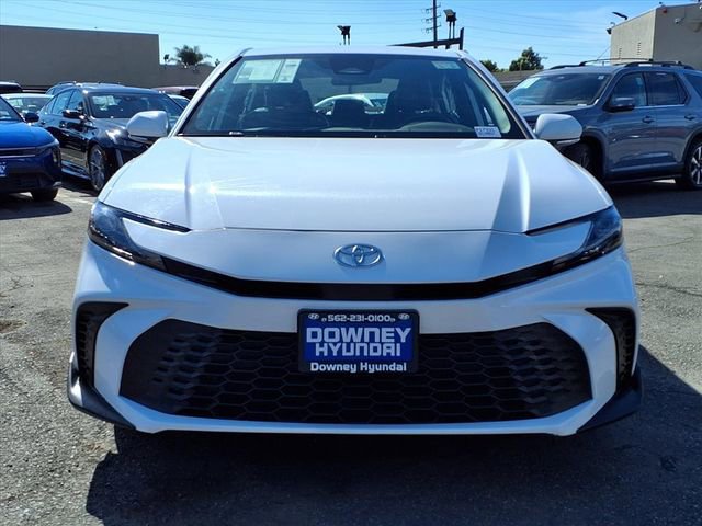 Used 2025 Toyota Camry SE video 2