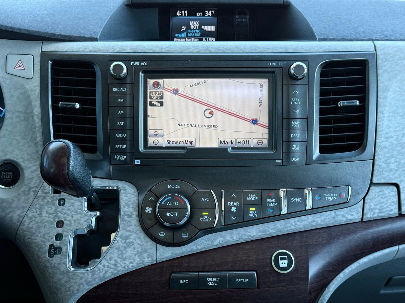 Used 2013 Toyota Sienna XLE w/ Premium Pkg image 42