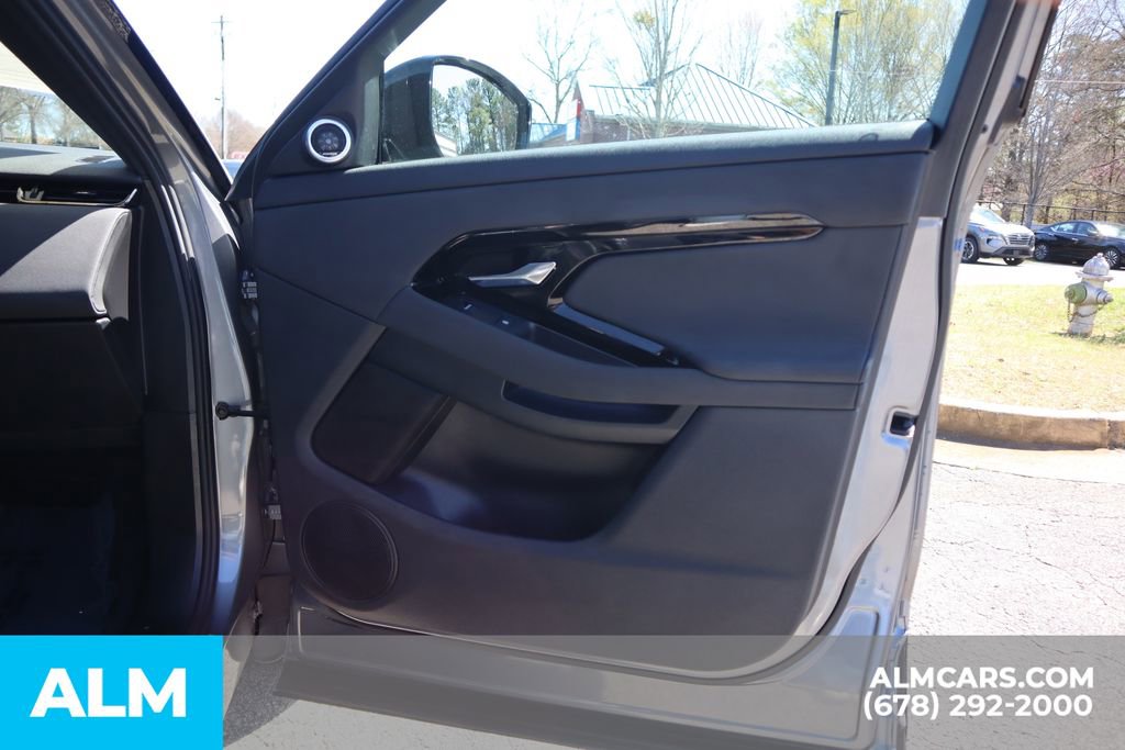 Used 2024 Land Rover Range Rover Evoque Dynamic SE image 31